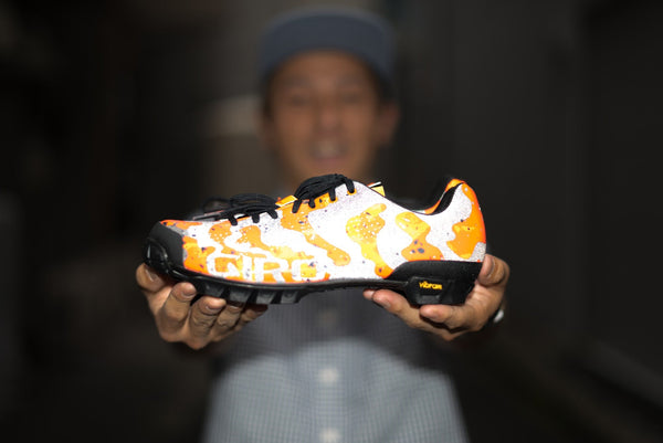 昼も夜も抜群の存在感。GIRO Empire VR90 Lava Reflective LTD