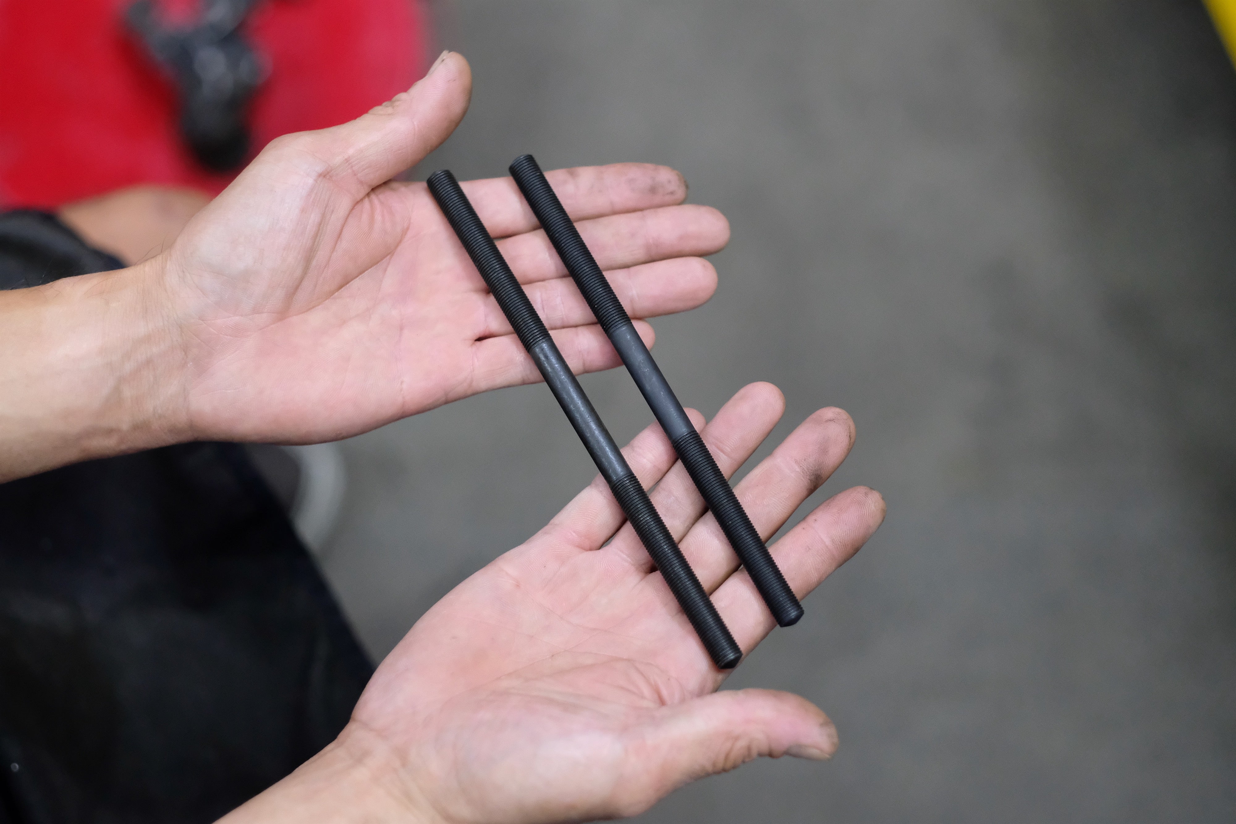 【PIT TIPS】自転車界の如意棒の持つ能力は?! – ハブ軸交換 –