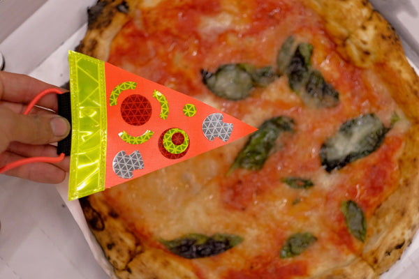 【SAFETY PIZZA】夜道も美味しく、安全に！