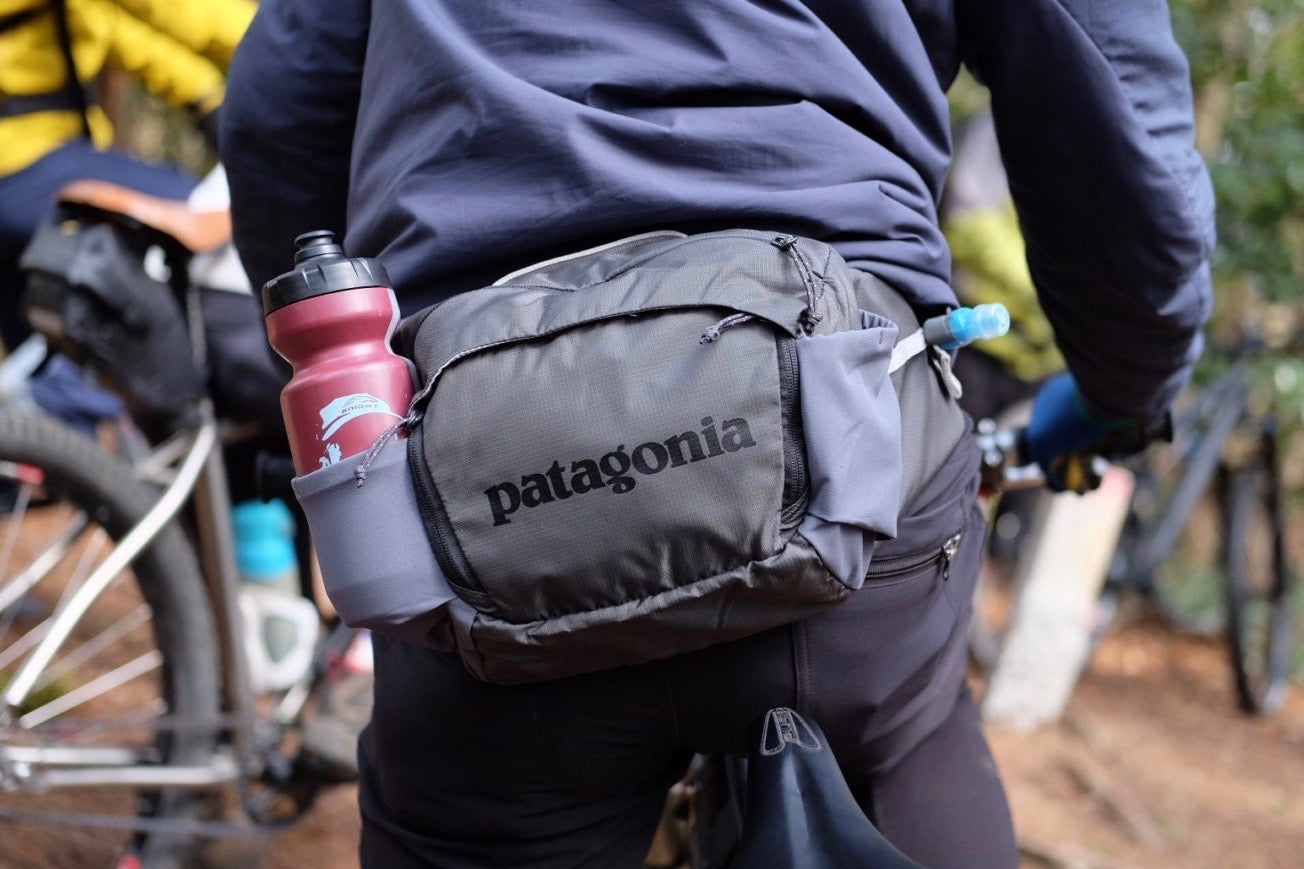 【ウエストバッグ】自転車、ランニング、ハイキングで活躍するアイテム