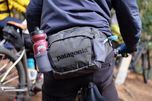 【ウエストバッグ】自転車、ランニング、ハイキングで活躍するアイテム