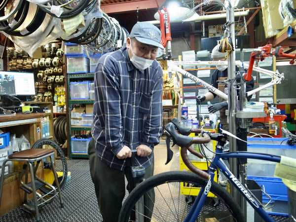 【PIT TIPS】空気入れ、それは自転車メンテナンスの第一歩