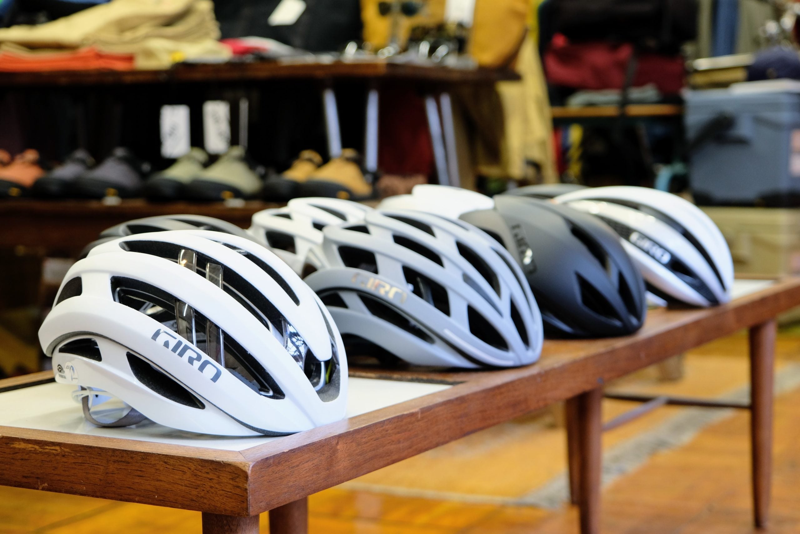 【GIRO 2024 シーズンスタート】ヴィンゲゴーがGIROのヘルメットをかぶる！！！