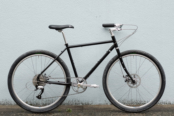 【BIKE of the WEEK】Monotone BASSI Hog’s Back