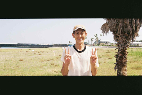 【#BIKEto前原横渚海岸】ウォールアートな壁を背に、ピースで語る夏模様