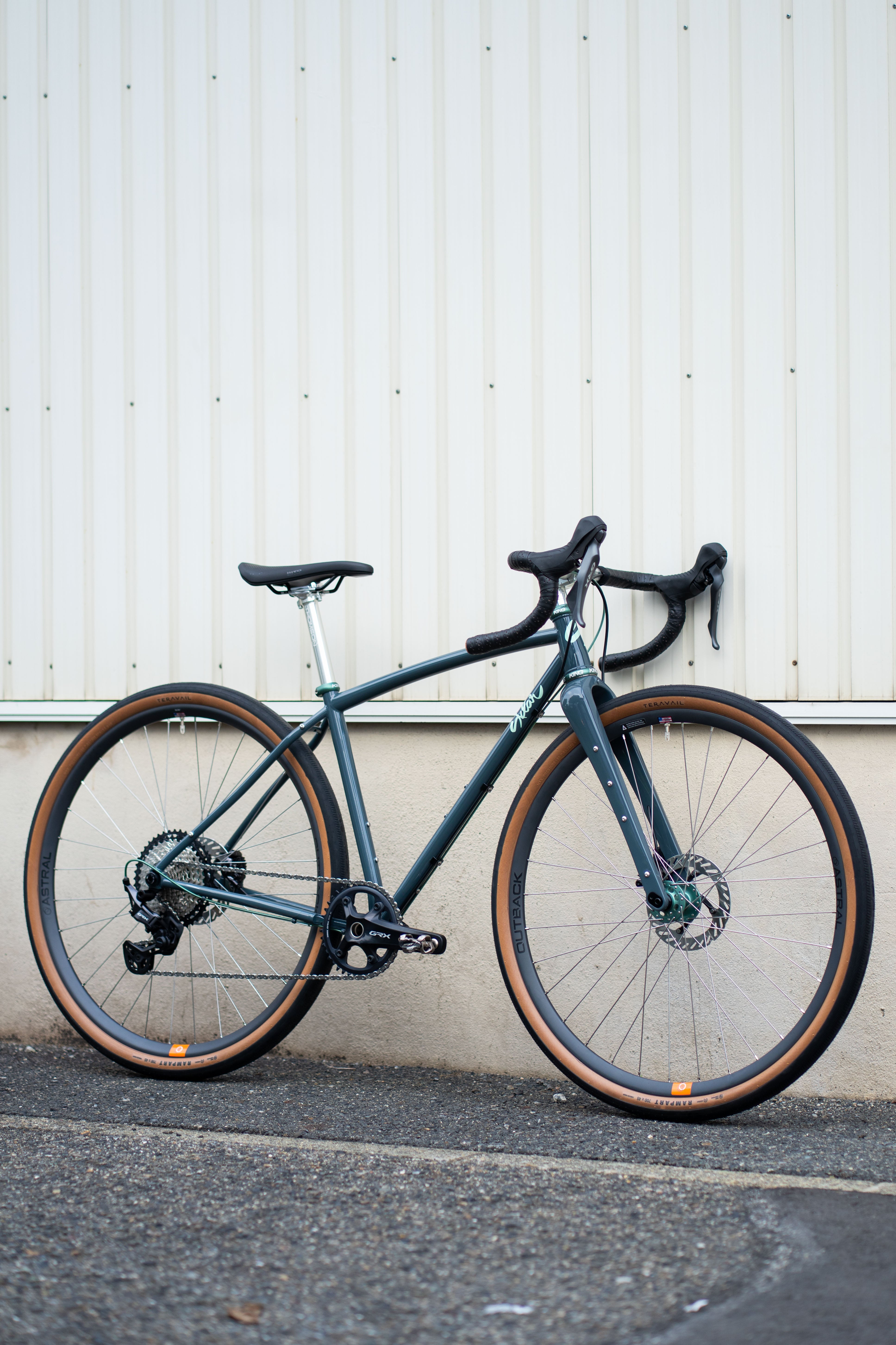 【SKLAR BIKES Super Something】長年の相棒と、新しい一台 – Circles｜サークルズ