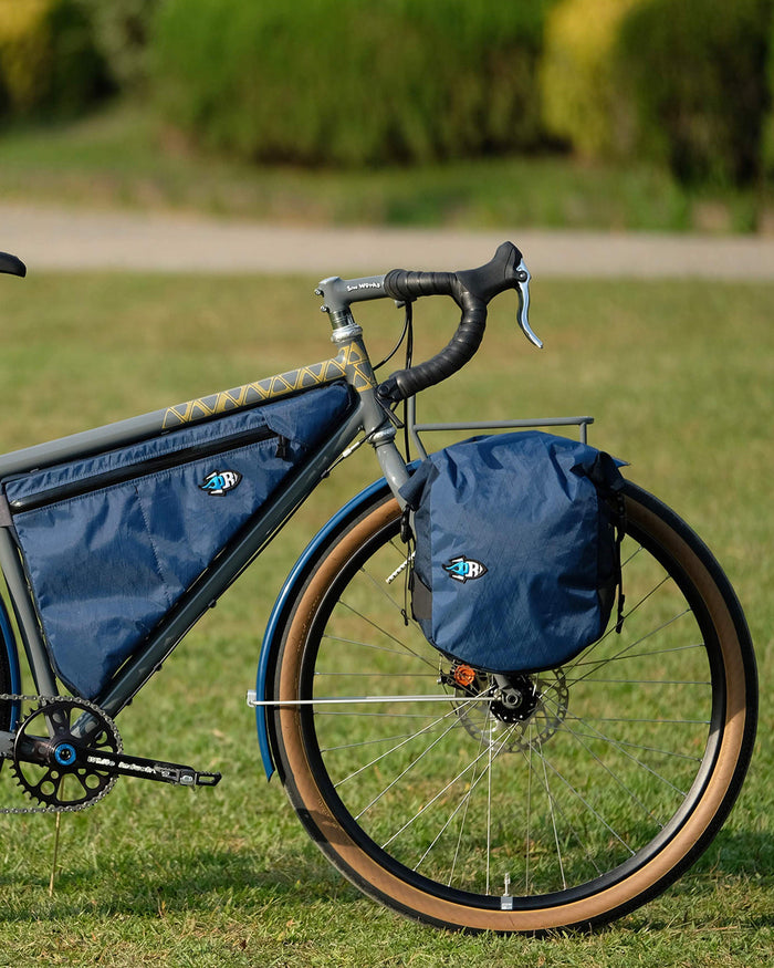 BLACK CAT / Keita’s Tourer