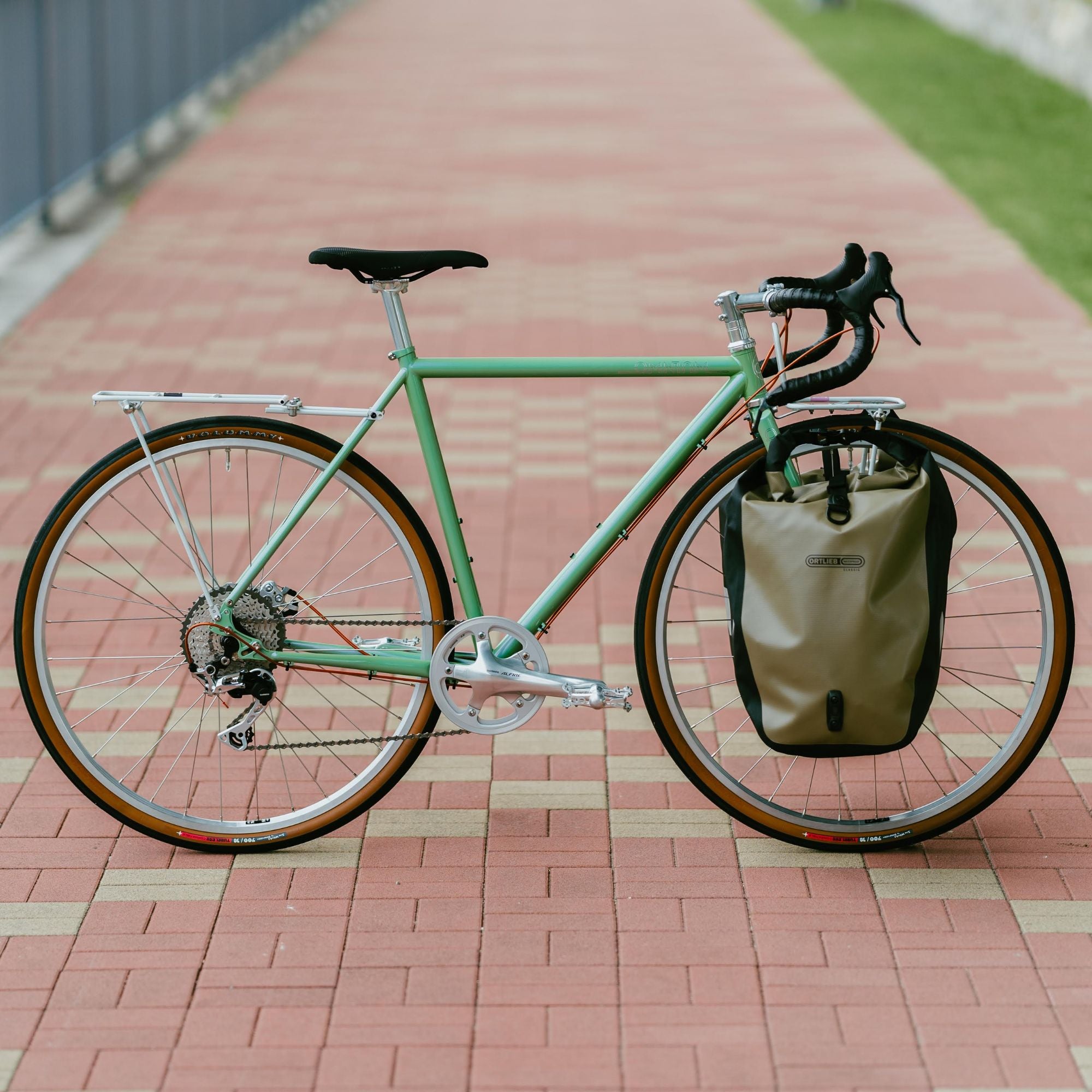 OMNIUM CXC Circles Original Complete Bike