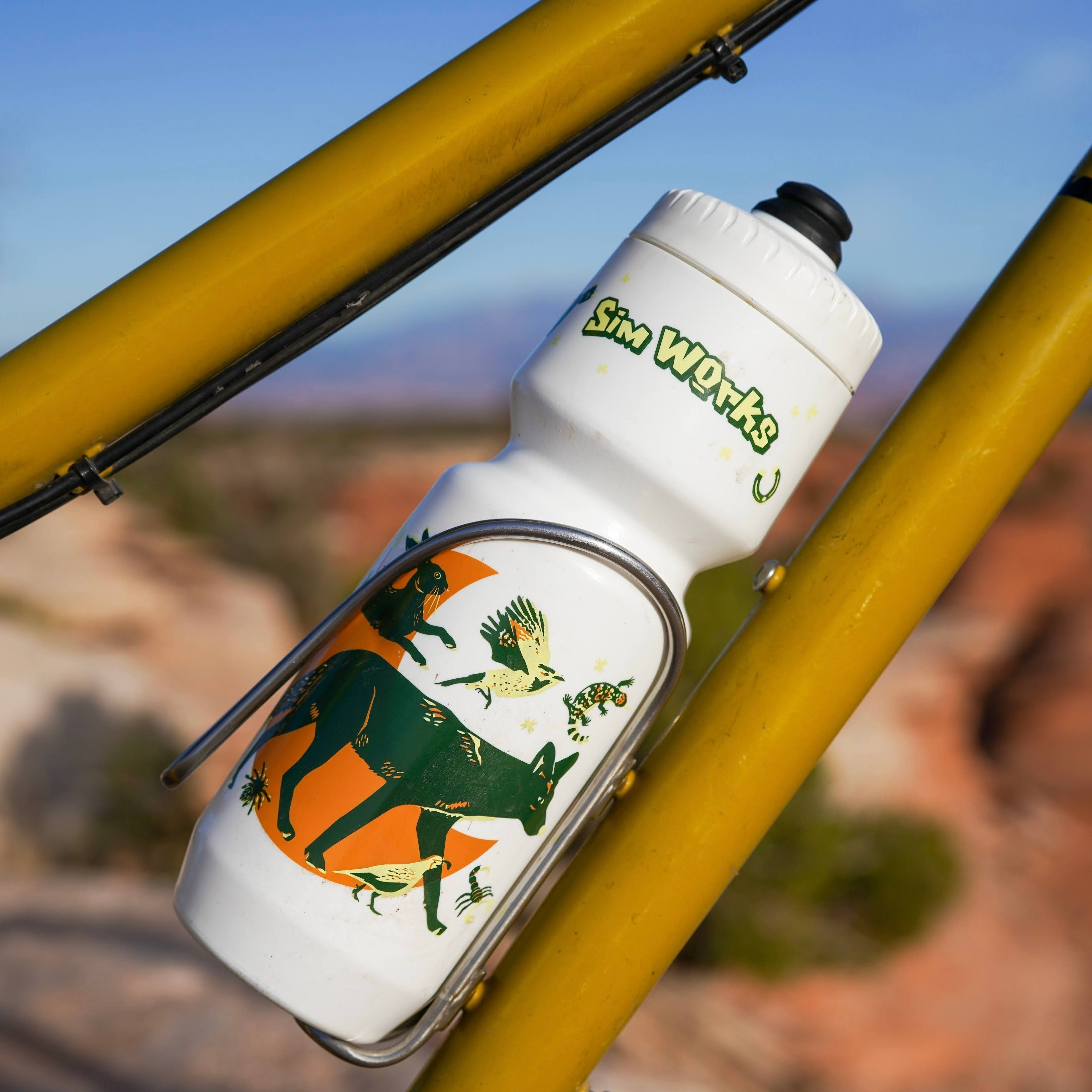 SIMWORKS Desert Animal Bottle