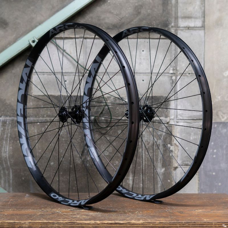 [New With Scratches] GORILLA SPUN Build Wheel Set [RACE FACE ARC40 x VELOCITY Race Disc Hub] -1