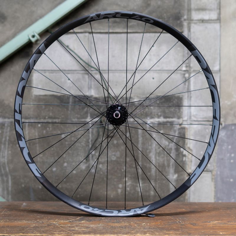 [New With Scratches] GORILLA SPUN Build Wheel Set [RACE FACE ARC40 x VELOCITY Race Disc Hub] -1