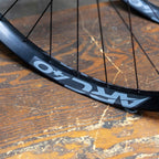 [New With Scratches] GORILLA SPUN Build Wheel Set [RACE FACE ARC40 x VELOCITY Race Disc Hub] -1