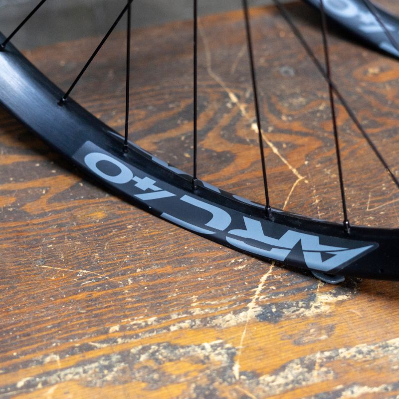 [New With Scratches] GORILLA SPUN Build Wheel Set [RACE FACE ARC40 x VELOCITY Race Disc Hub] -1
