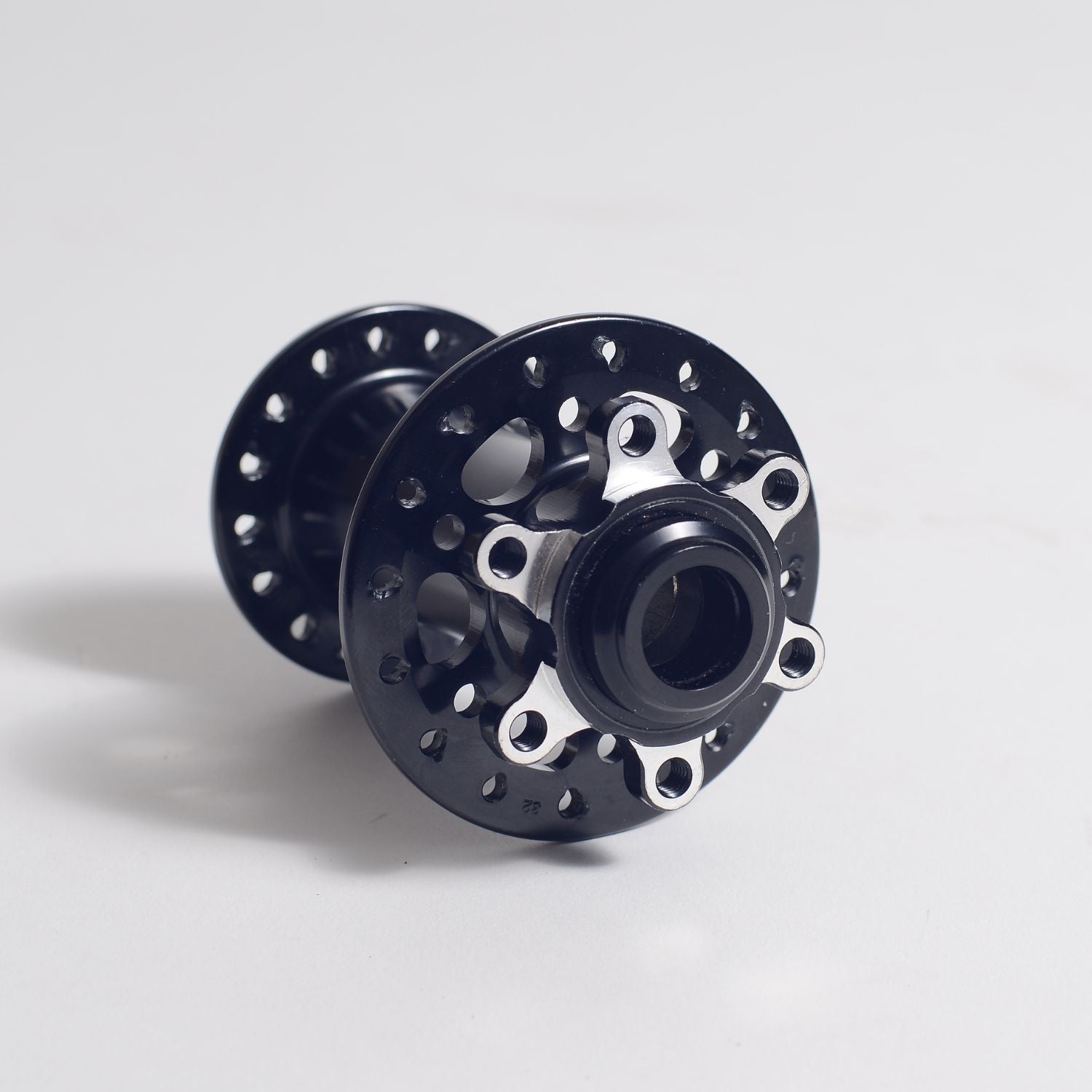 [Used] CULTURE CLUB Disc Front Hub 100-15Thru