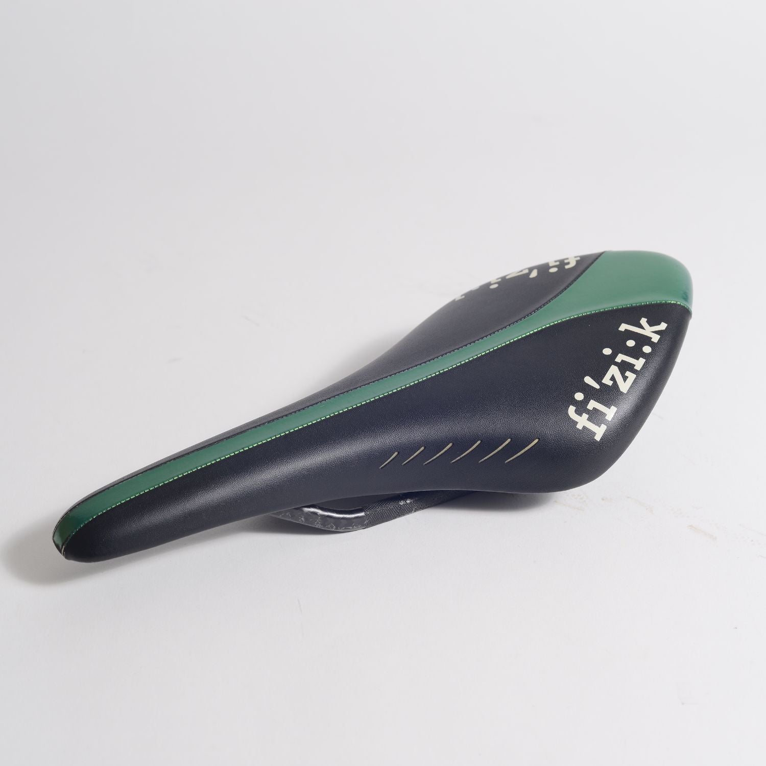 [Used]  FIZIK Arione CX Carbon Braided Saddle