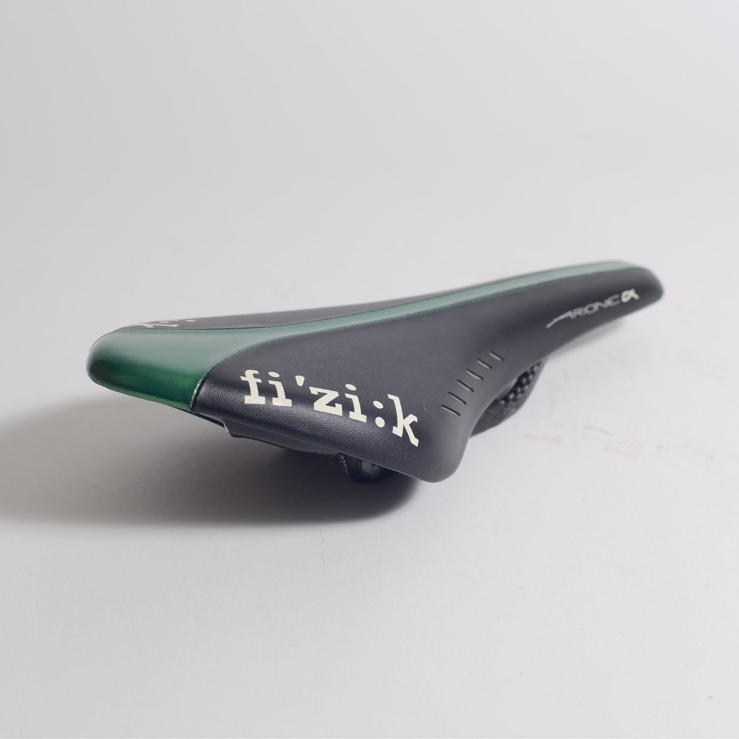 [Used]  FIZIK Arione CX Carbon Braided Saddle