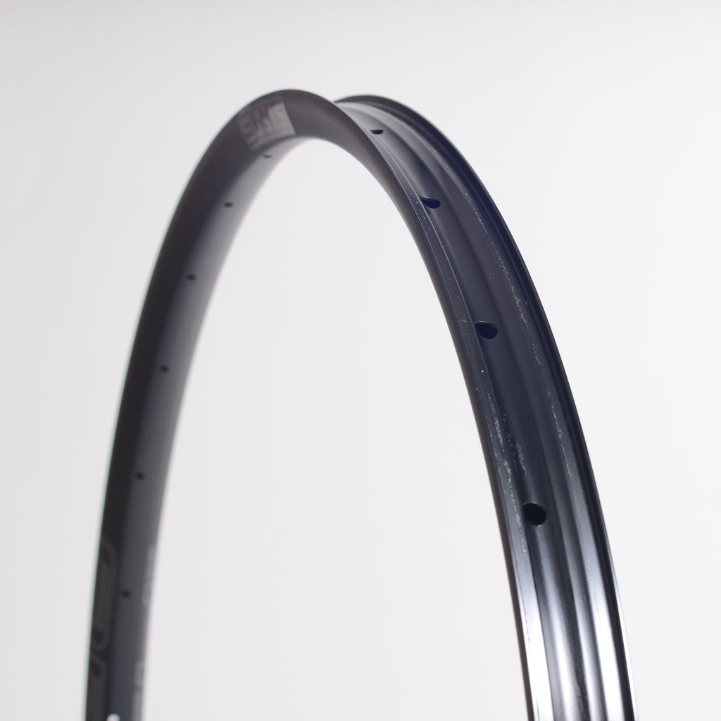 [Used] STAN'S NOTUBES Arch mk4 rim 700c-28H Set