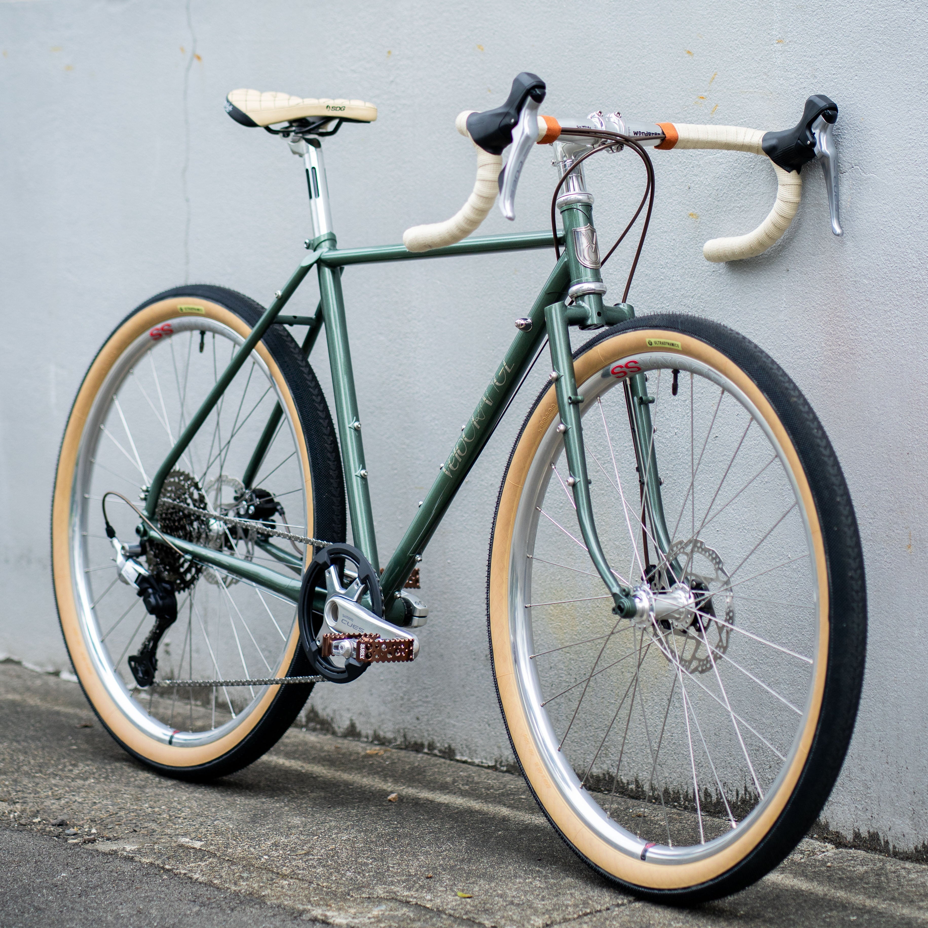 VELO ORANGE Polyvalent Diamond Original Complete Bike