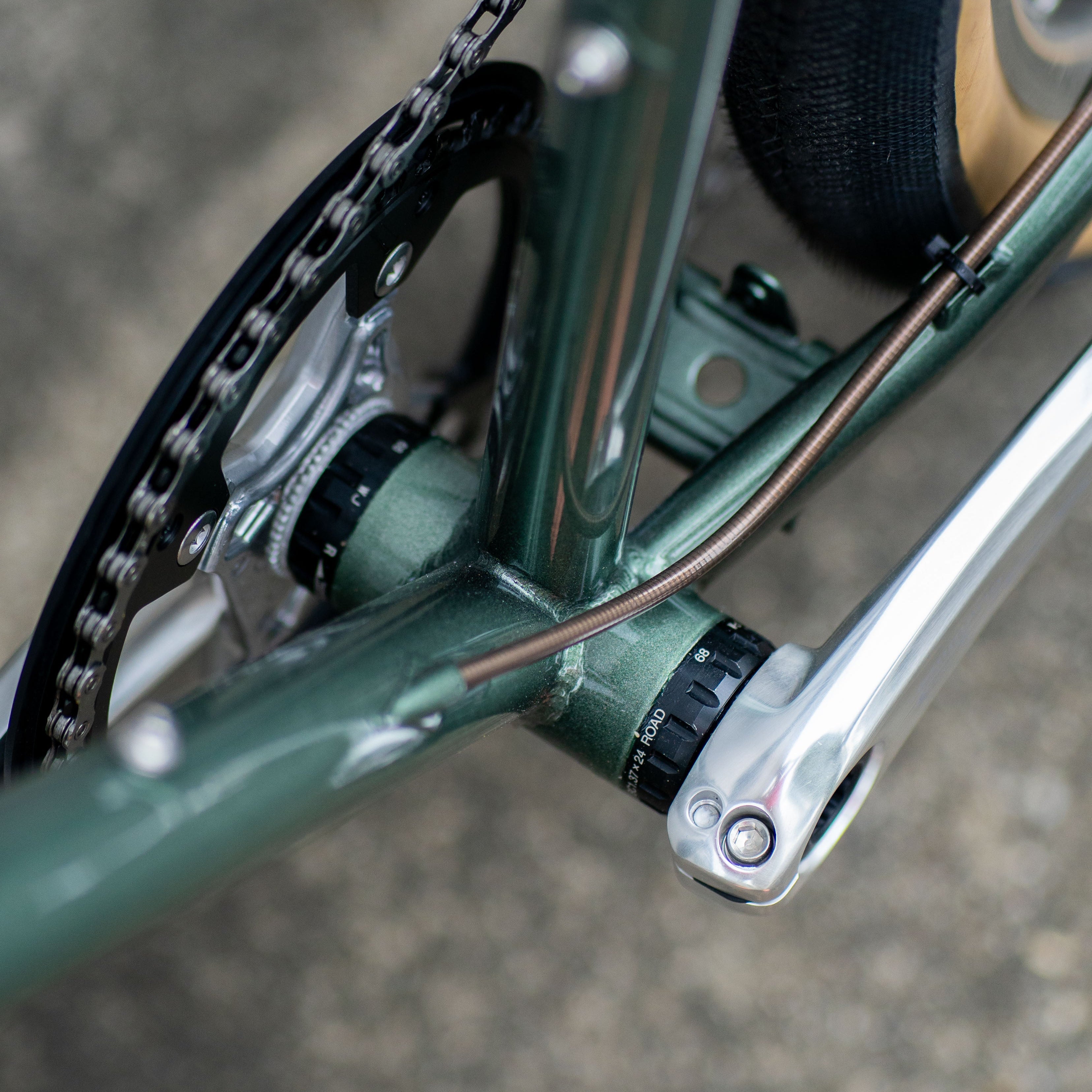 VELO ORANGE Polyvalent Diamond Original Complete Bike