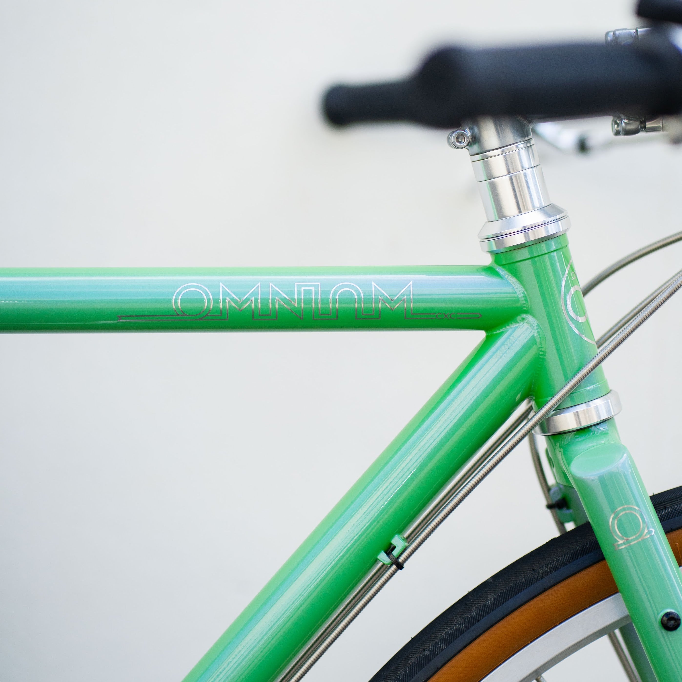 OMNIUM CXC Circles Original Complete Bike Intergalactic Guacamole S