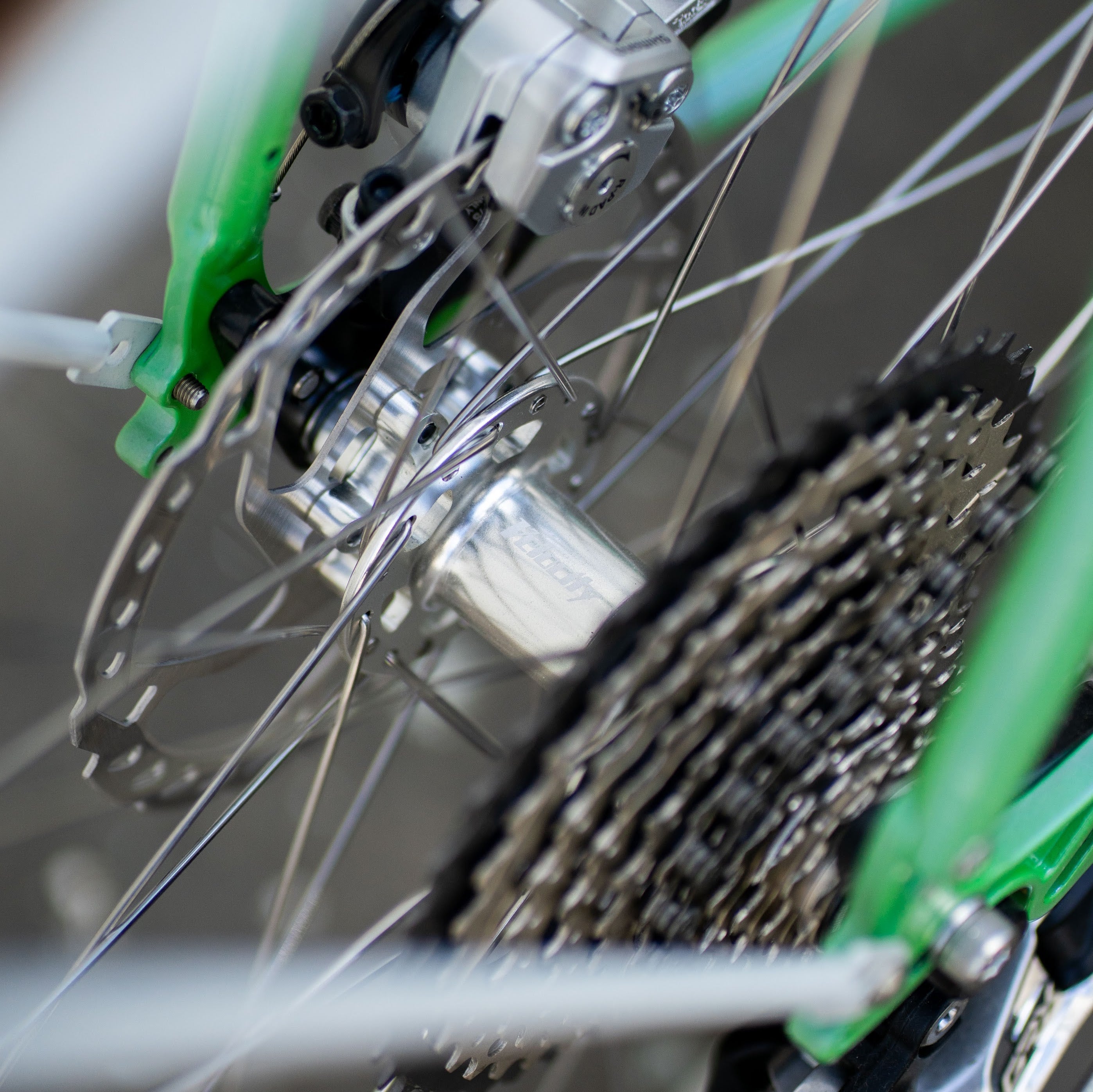 OMNIUM CXC Circles Original Complete Bike Intergalactic Guacamole S