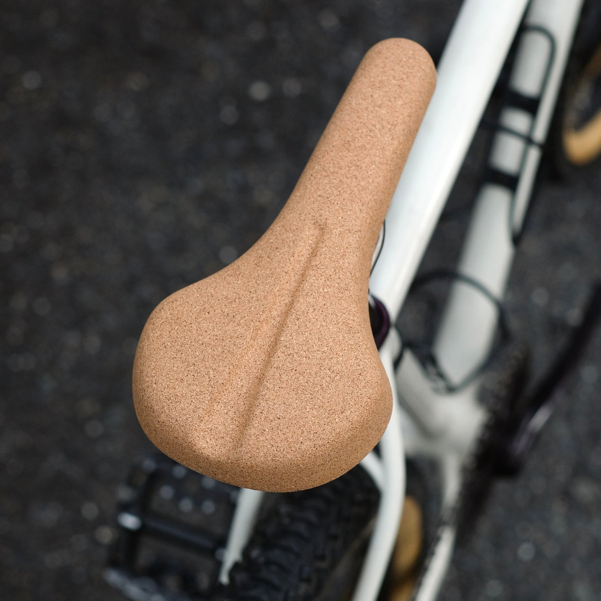 FRAME CYCLES FR-1 Cork And Titanium Saddle