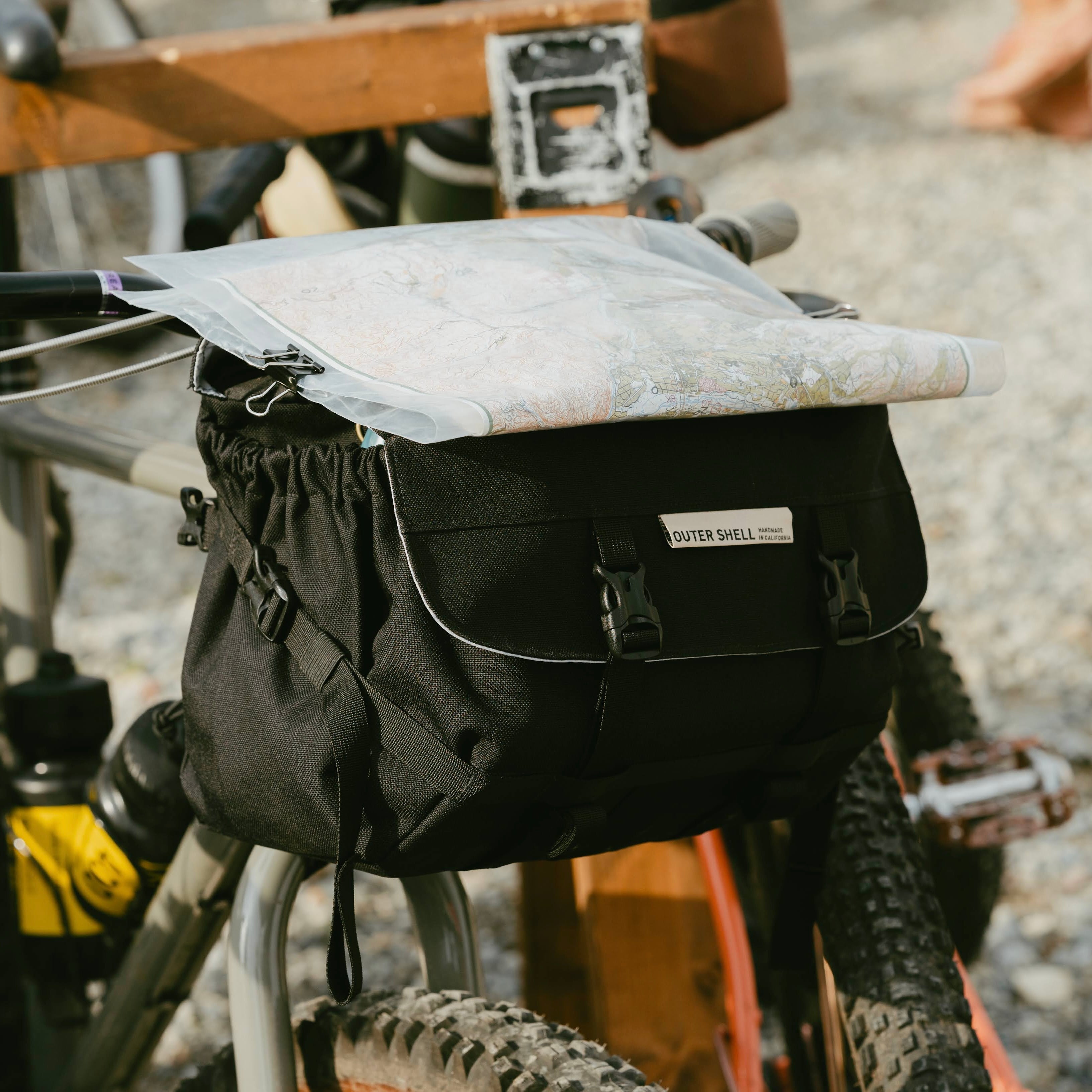 OUTER SHELL Mega Bar Bag