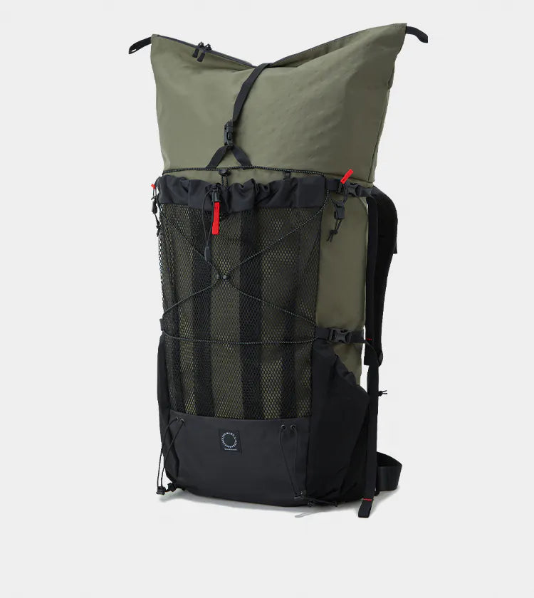 山と道 THREE スリー ブラック メッシュ M バックパック・ザック 山と道 THREE スリー ブラック メッシュ M バックパック・ザック
