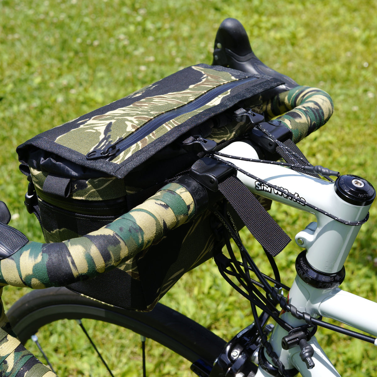 TADE QUI Cunningham Camera Bag
