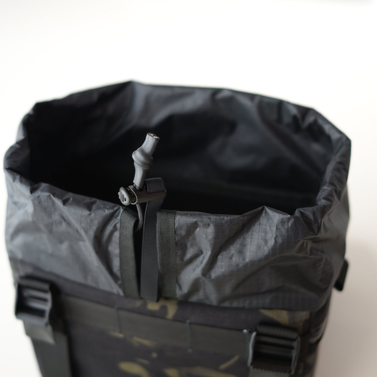 TADE QUI Cunningham Camera Bag