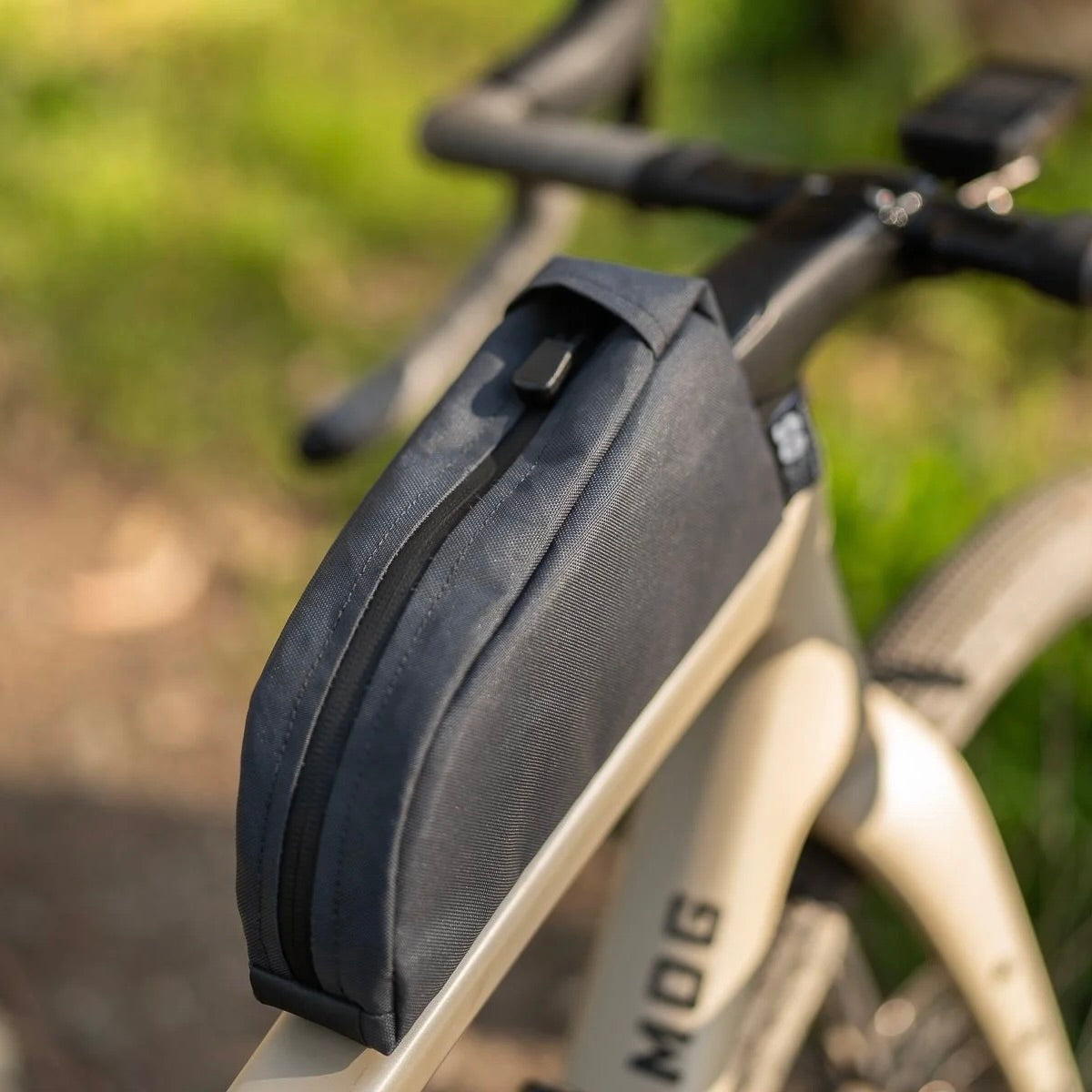 OUTER SHELL Top Tube Bag