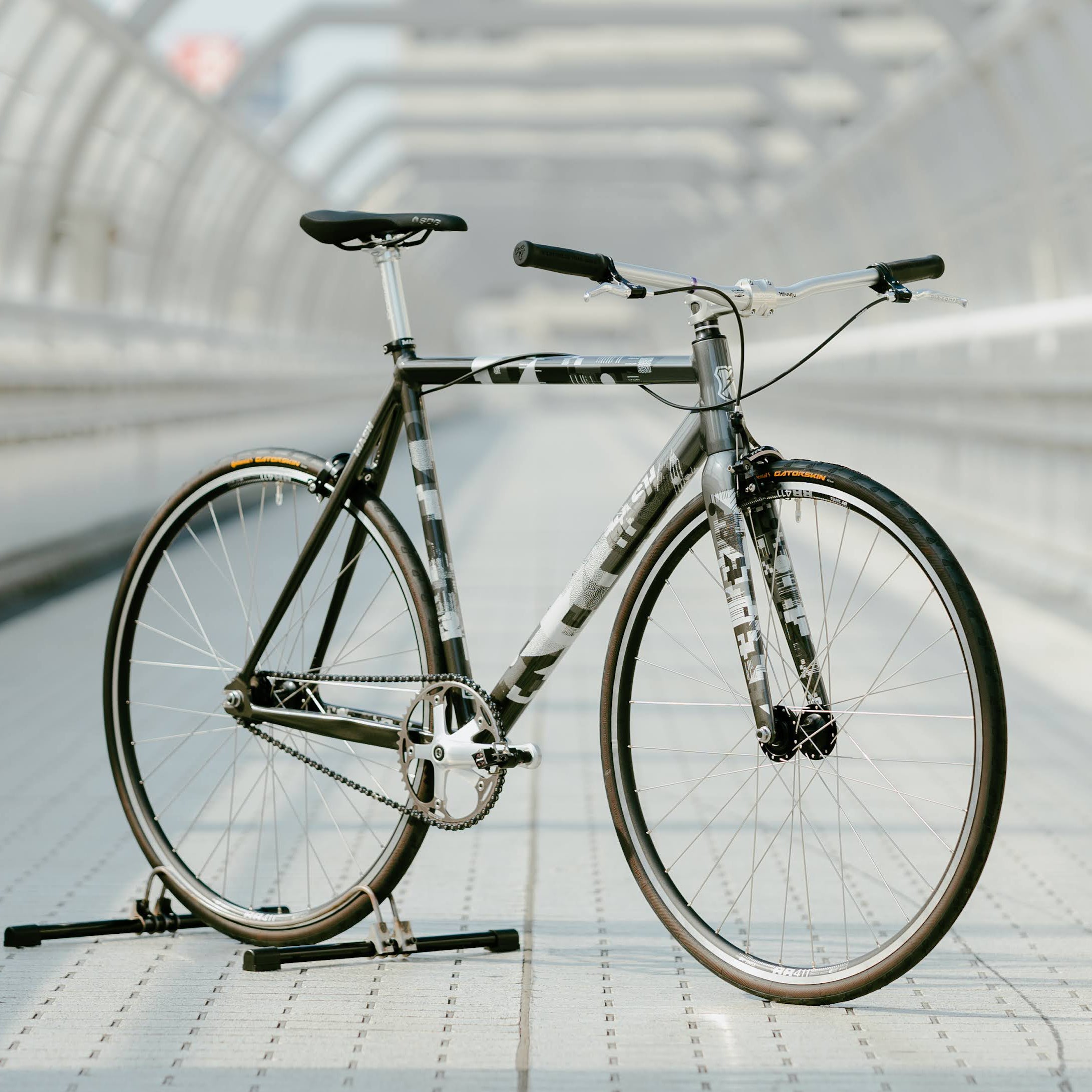 MASH AC-4 Charcoal Silver Circles Original Complete Bike