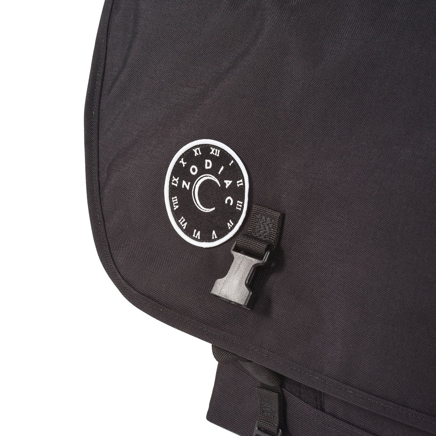 ZODIAC BAGGAGE Sling Messenger Bag / Large