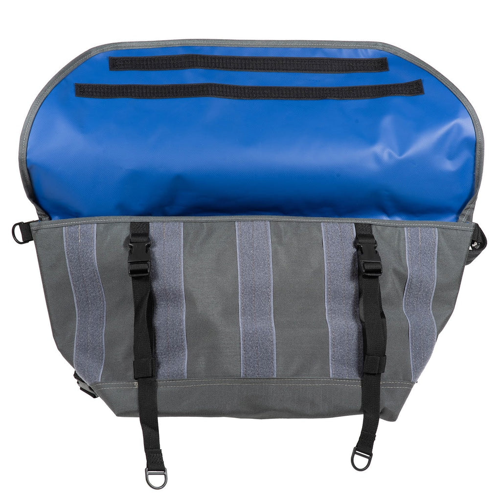 ZODIAC BAGGAGE Sling Messenger Bag / Medium