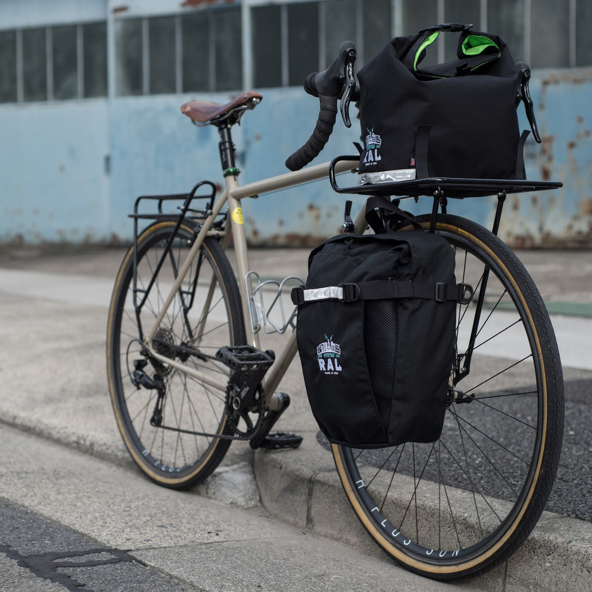 PELAGO Commuter Front Rack