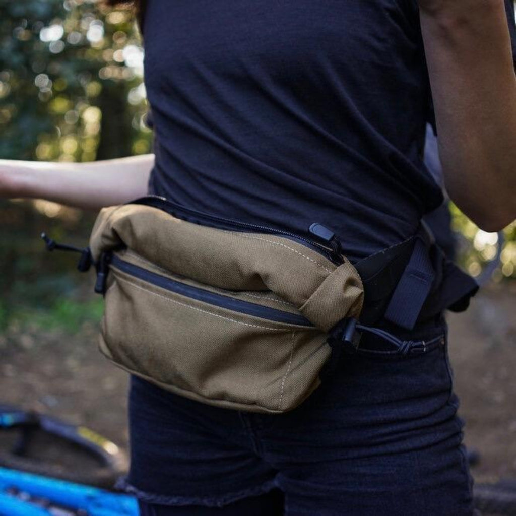 OUTER SHELL Hip Slinger