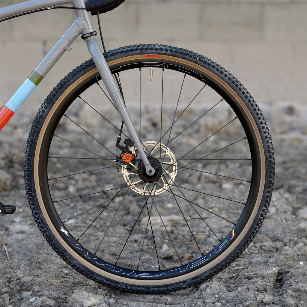 BRUCE GORDON Rock'n Road Tire