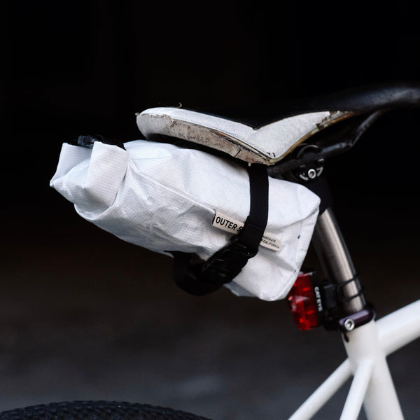 アクセサリー OUTER SHELL Rolltop saddlebag Rando UL DSCF3620_600x600_crop_center.