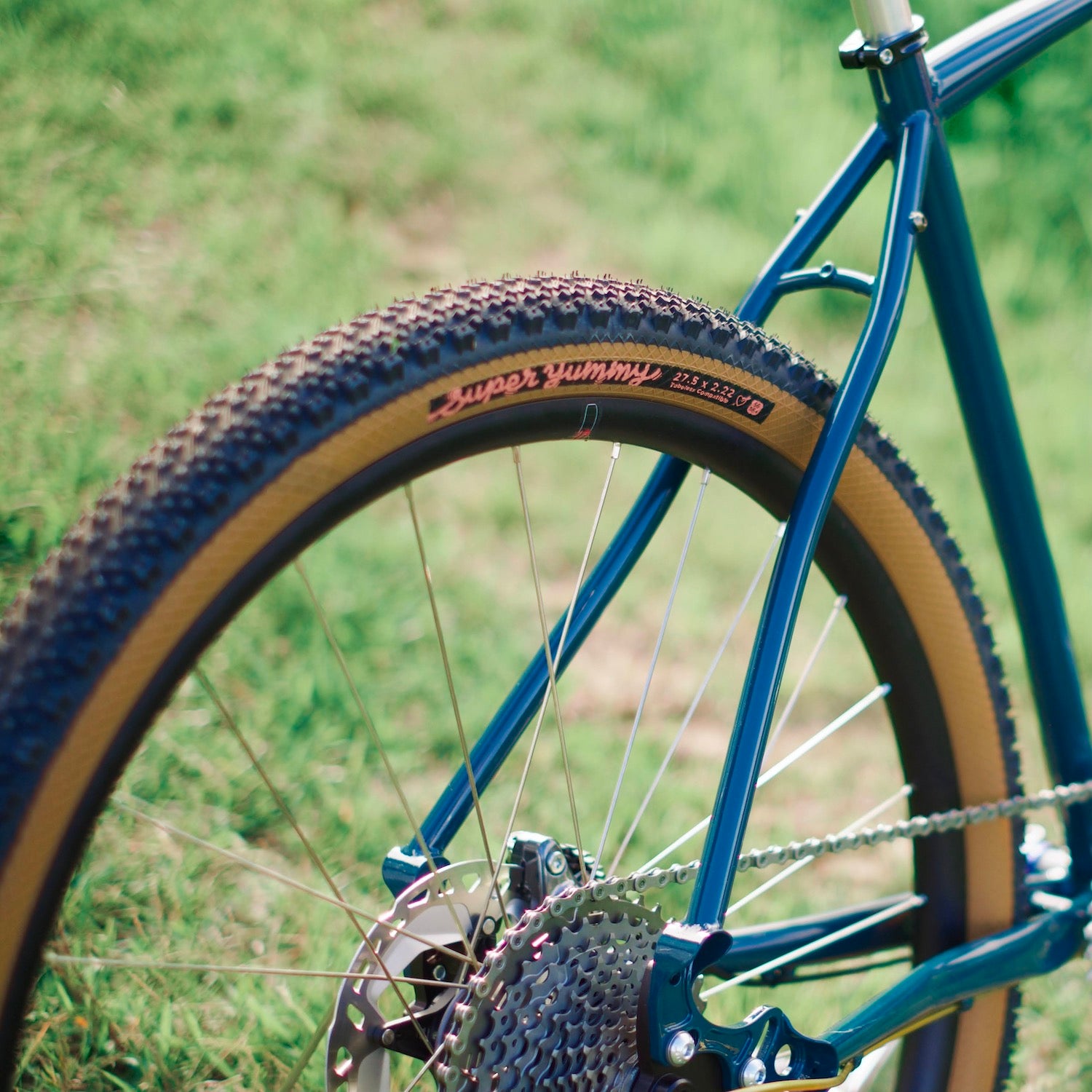 1時間限定値下　SIM WORKS Super Yummy tire 27.5 Super Yummy 27.5