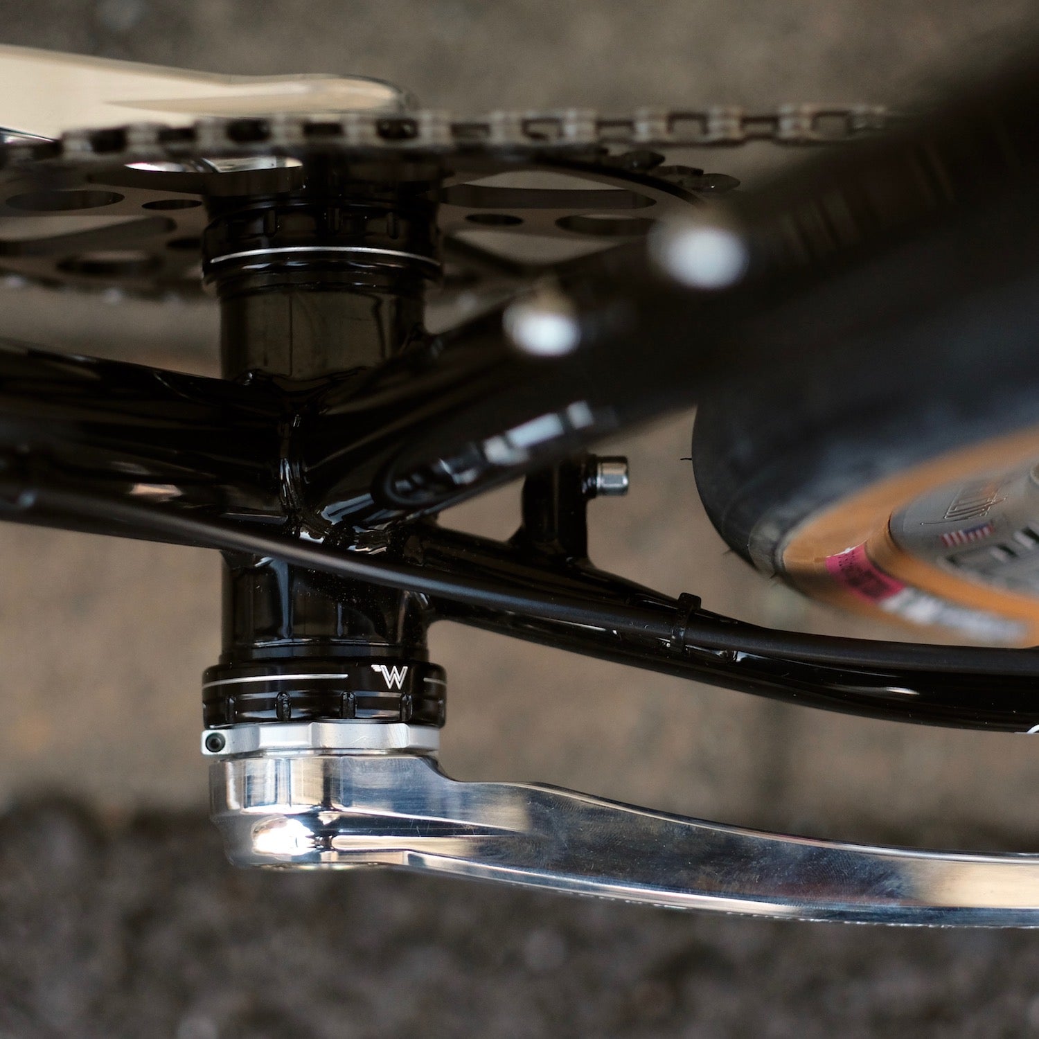 WHITE INDUSTRIES* BSA bottom brackets (silver) - BLUE LUG