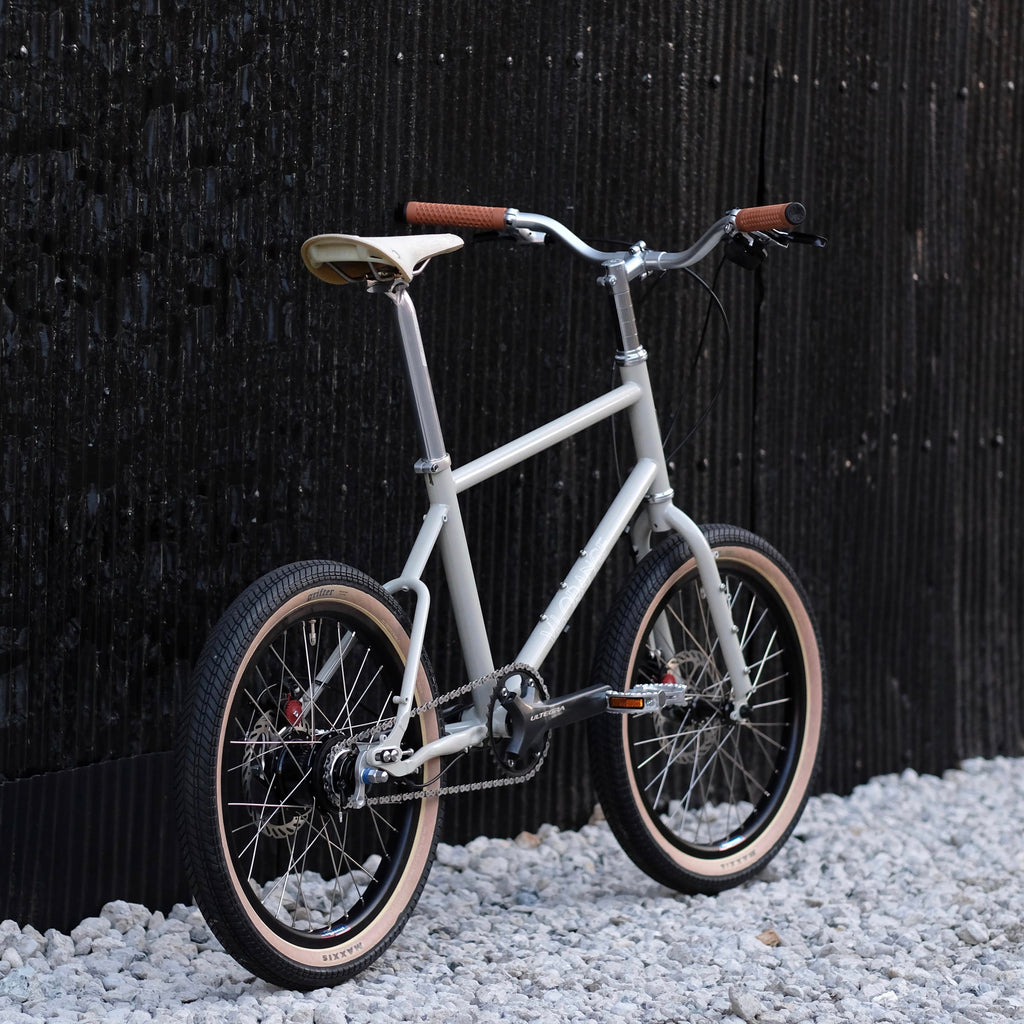 VELO ORANGE Neutrino Frameset