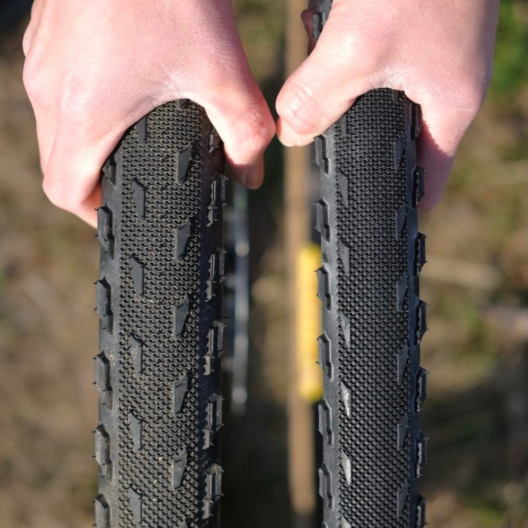 Simworks シムワークス Homage 650b 43c SIMWORKS The Homage Tire 650b – SimWorks Online Store