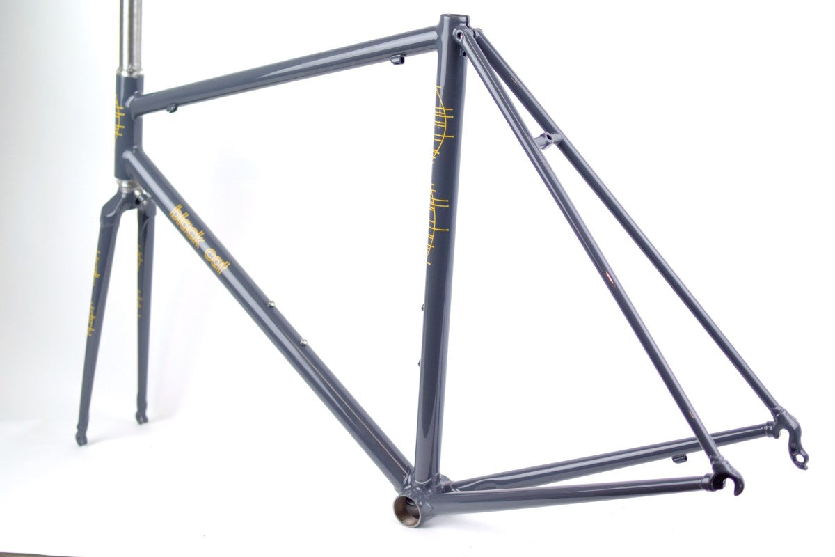 BLACKCAT BICYCLES Smooth Road Frame Set / Half Moon