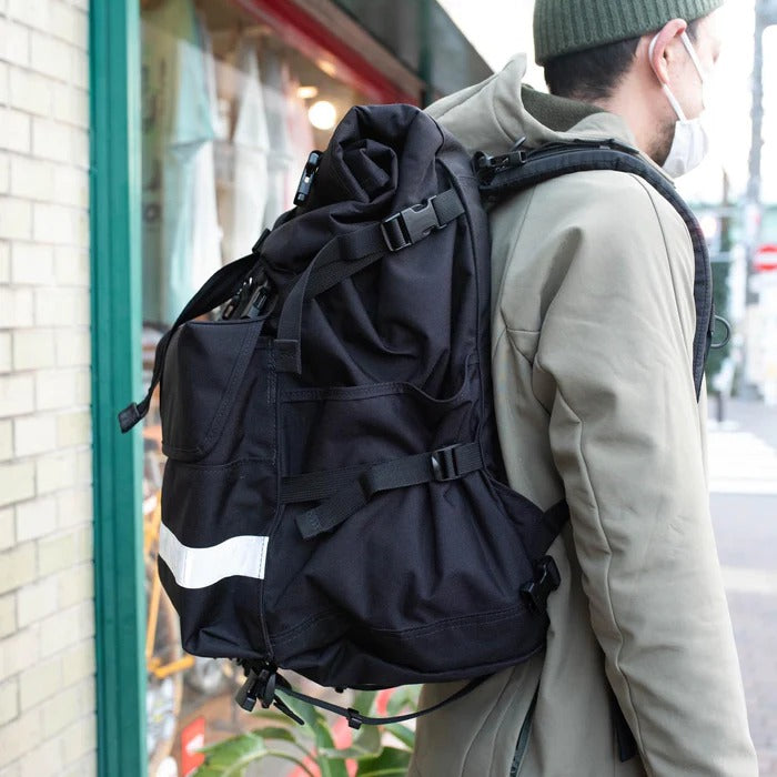 ZODIAC BAGGAGE Roll Top Messenger Bag / Medium