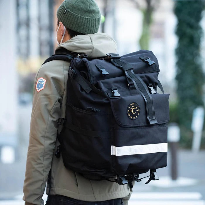 ZODIAC BAGGAGE Roll Top Messenger Bag / Small